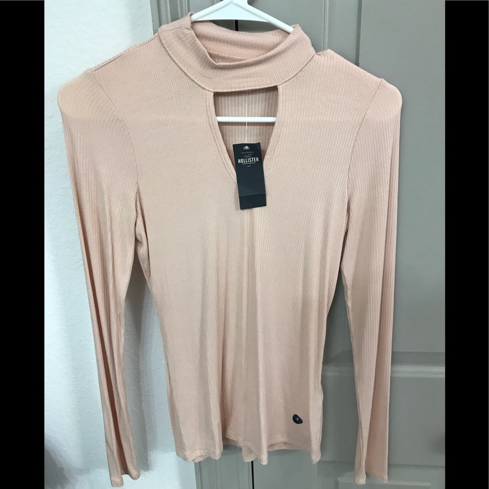 Hollister top